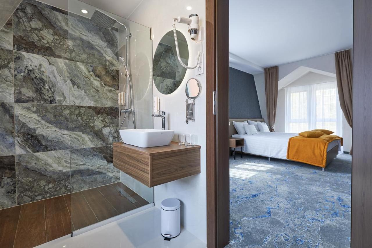 Hotel Crystal Hajdúszoboszló 外观 照片