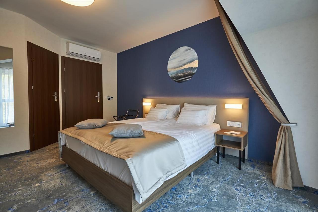 Hotel Crystal Hajdúszoboszló 外观 照片