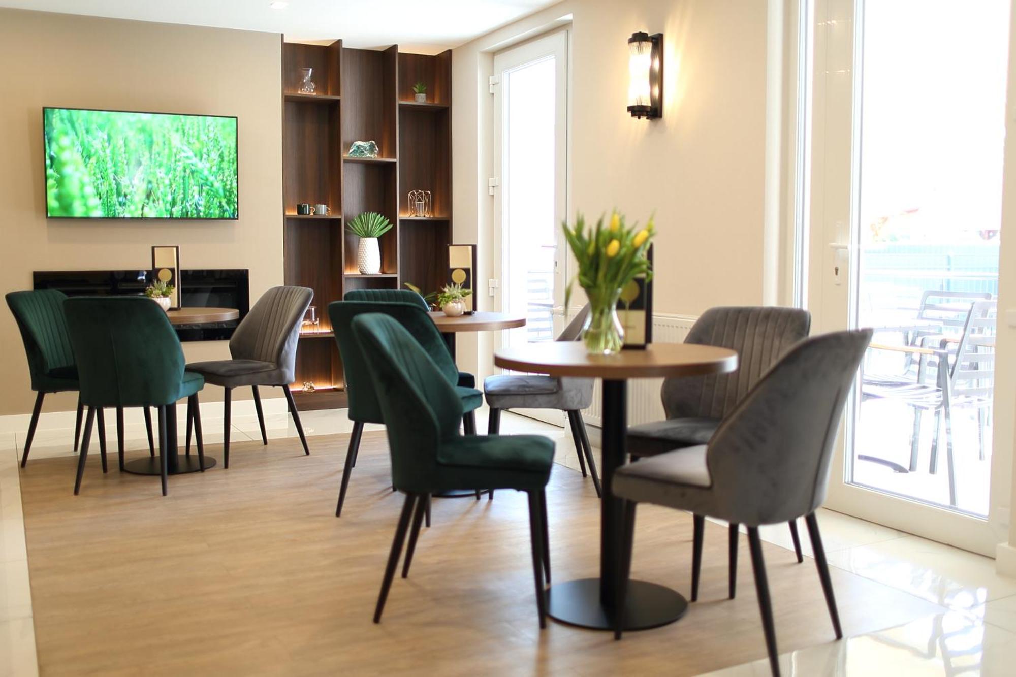 Hotel Crystal Hajdúszoboszló 外观 照片