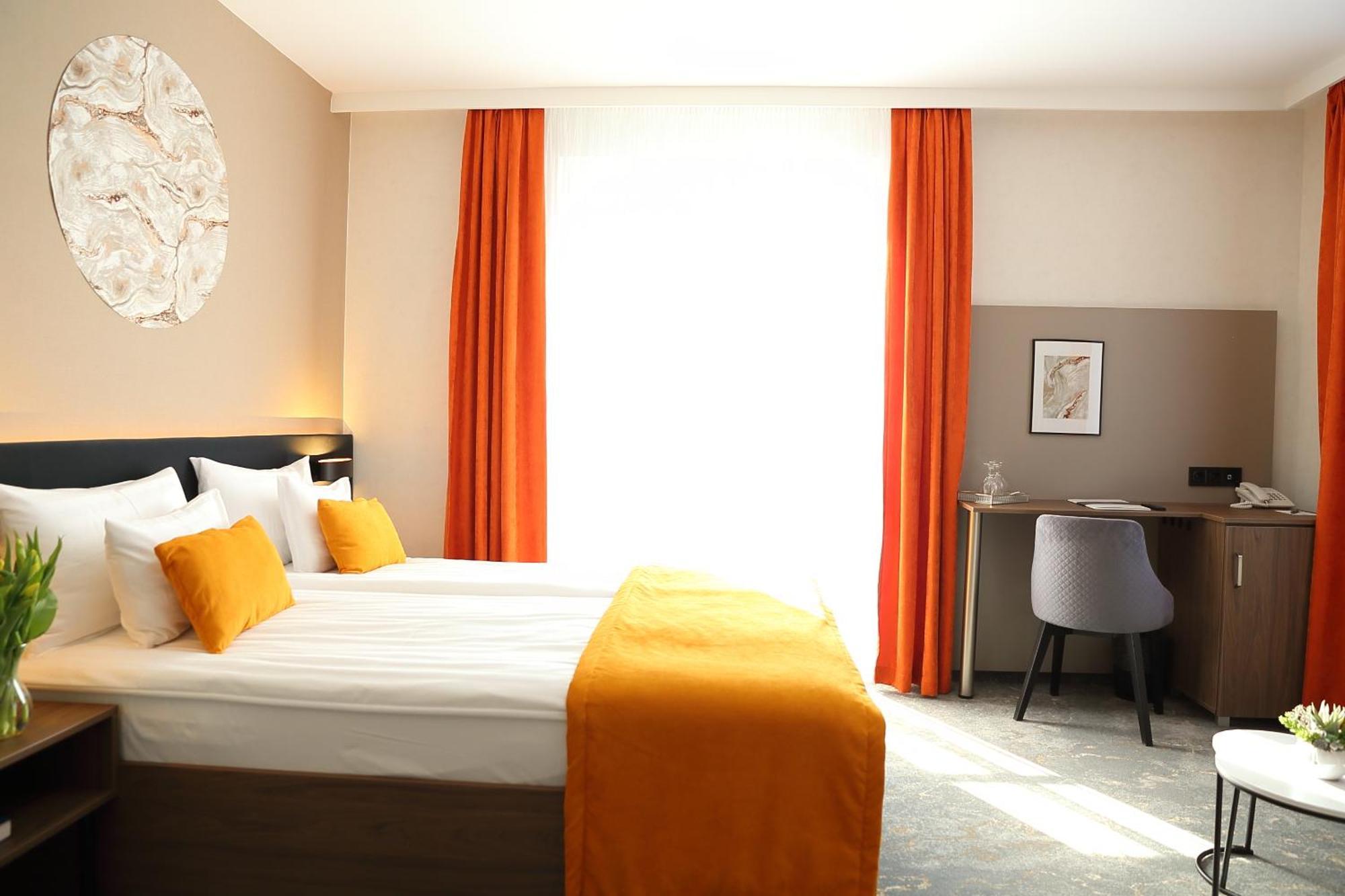 Hotel Crystal Hajdúszoboszló 外观 照片