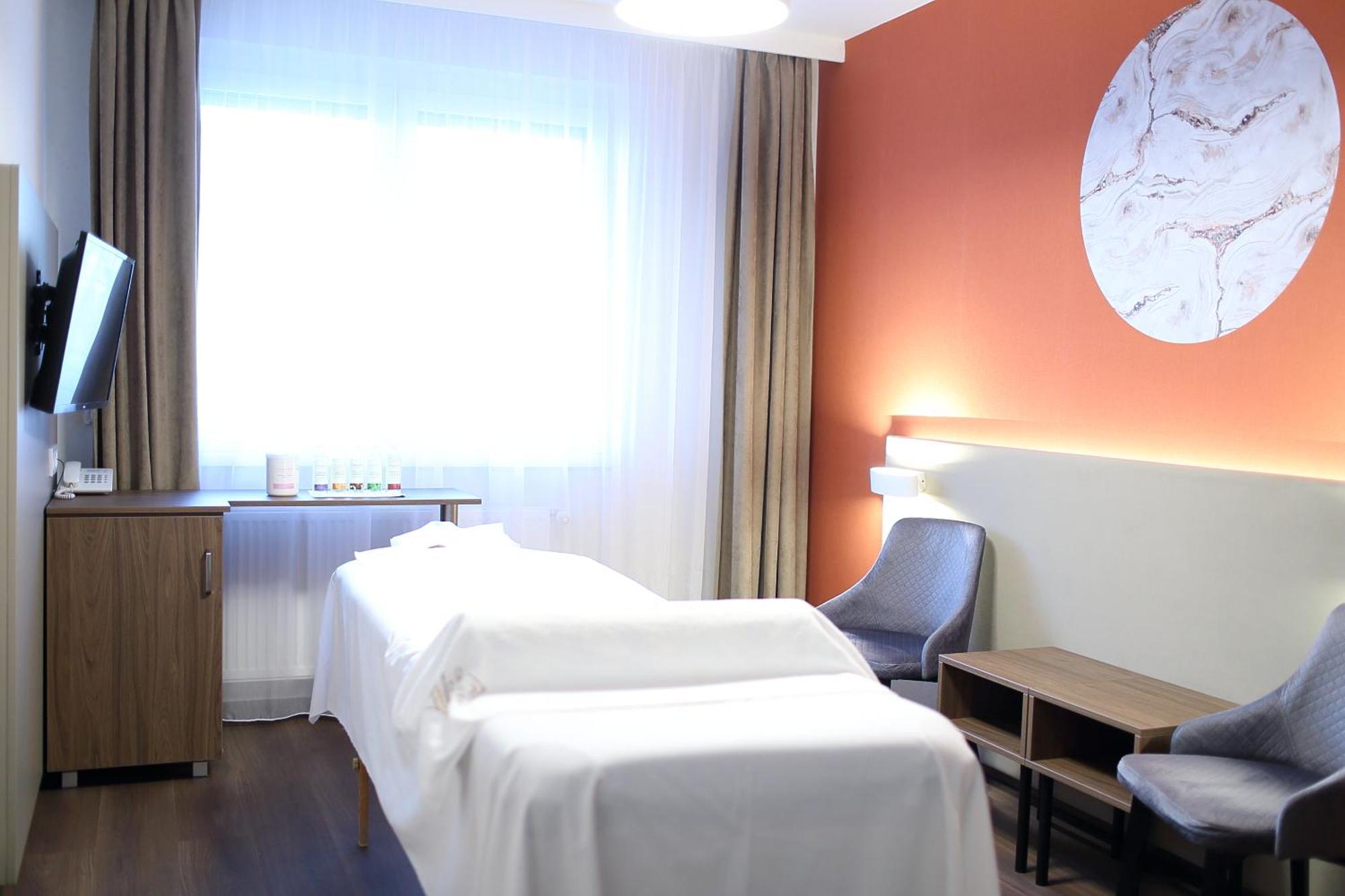 Hotel Crystal Hajdúszoboszló 外观 照片