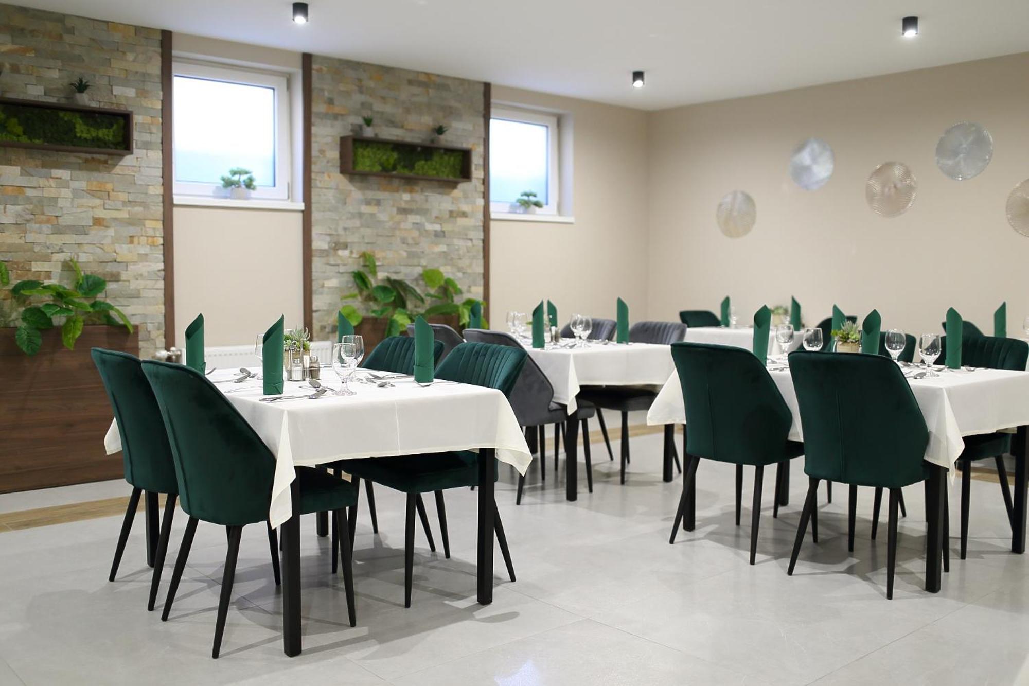 Hotel Crystal Hajdúszoboszló 外观 照片