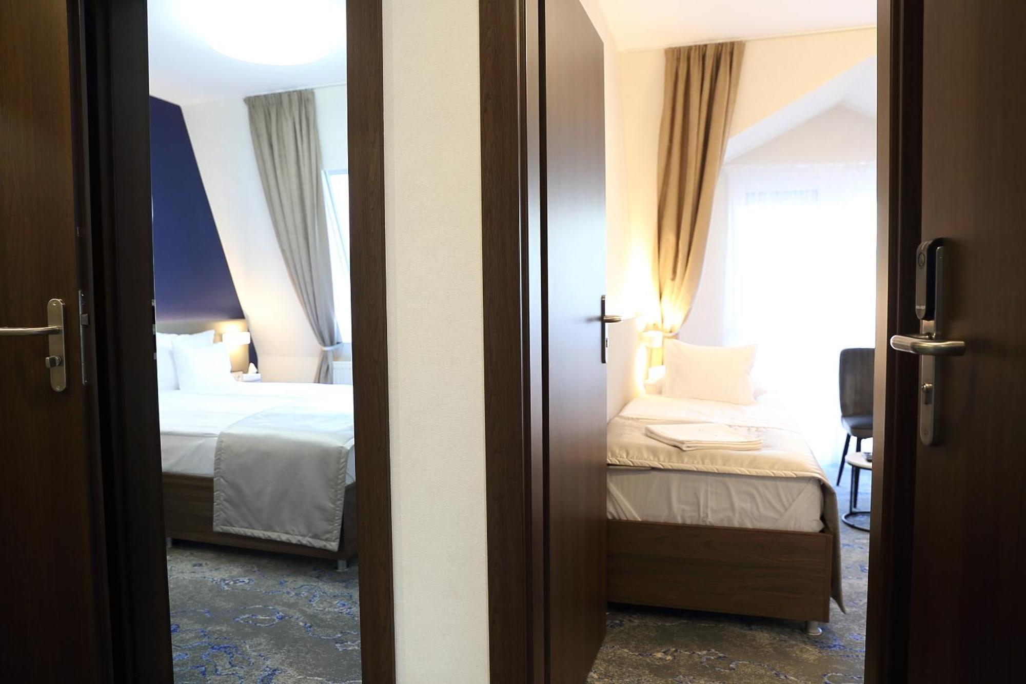 Hotel Crystal Hajdúszoboszló 外观 照片